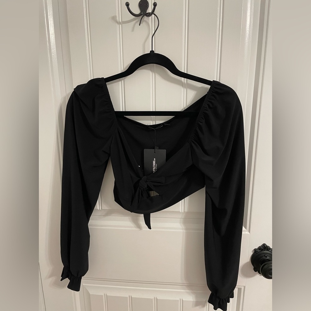 PrettyLittleThing Black Tie-Front Cropped Blouse Size 4